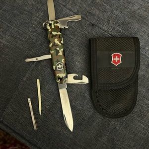 Swiss Army Climber, with case. Never used.  Camo
